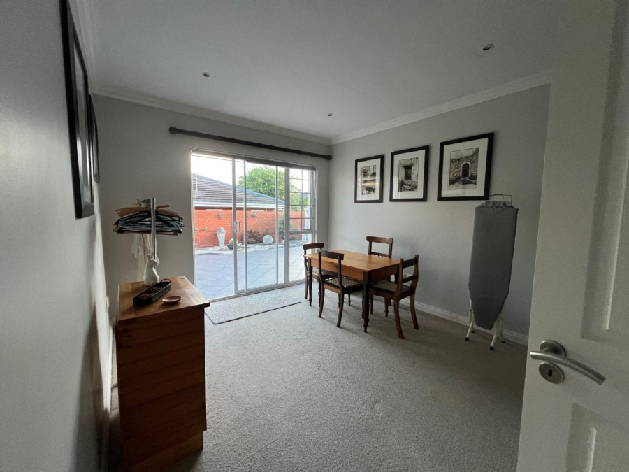 To Let 4 Bedroom Property for Rent in Walmer Eastern Cape